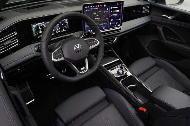 Volkswagen TIGUAN 1.5/272pk eHybrid R-Line Blackstyle VOL!|2025|Panoramadak|Trekhaak|Leer+Verwarming+Ventilatie|Head-up|20"Blackstyle|Harman Kardon|Discover Pro MAx