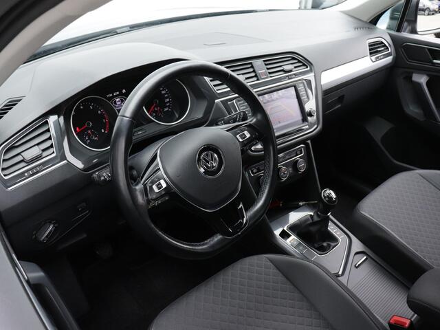 Volkswagen TIGUAN 1.4 TSI ACT Comfortline 150pk | Wegklapbare trekhaak (1800kg) | Achteruitrijcamera | Navigatie | Cruise control |