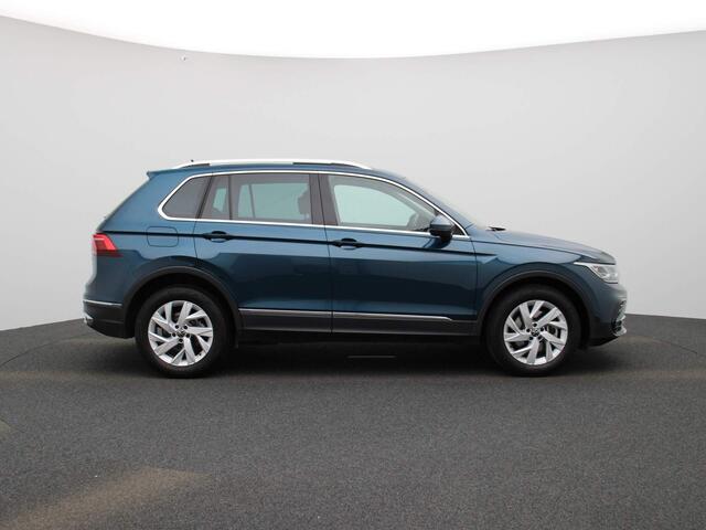 Volkswagen TIGUAN 1.4 TSI eHybrid Elegance Business+ | Panorama-dak | Achteruitrijcamera | Navigatie | Adaptive Cruise Control | Digitaal instrumentenpaneel