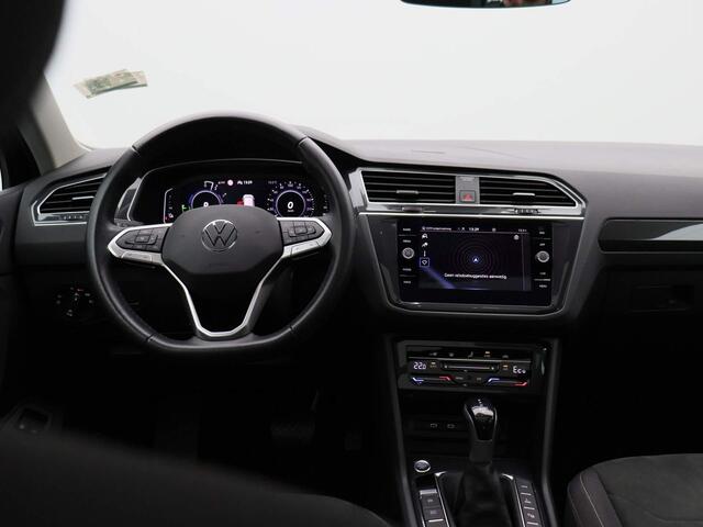 Volkswagen TIGUAN 1.4 TSI eHybrid Elegance Business+ | Panorama-dak | Achteruitrijcamera | Navigatie | Adaptive Cruise Control | Digitaal instrumentenpaneel
