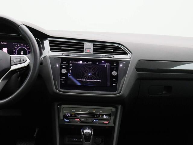Volkswagen TIGUAN 1.4 TSI eHybrid Elegance Business+ | Panorama-dak | Achteruitrijcamera | Navigatie | Adaptive Cruise Control | Digitaal instrumentenpaneel