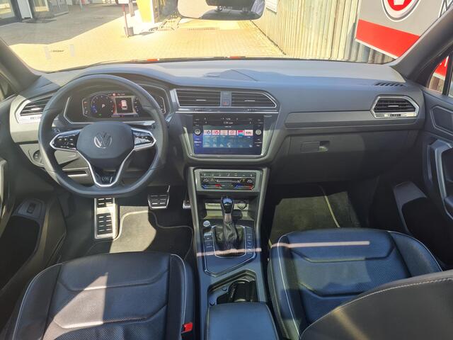 Volkswagen TIGUAN Allspace 1.5 TSI R-Line 7p. 19"/Panoramadak/Leder + memory/Trekhaak/Stuur + stoelverwarming + koeling/Elektrische klep/IQ Lights/Dodehoek/Adaptieve cruise