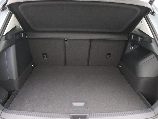 Volkswagen TIGUAN 1.5 eHybrid Life Edition 204PK DSG Adaptieve Cruise Controle, Elektr. Achterklep, Side Assist, Navi via Apple Carplay/Android Auto, Achteruitrijcamera, Winterpakket Plus, 18" LM Velgen