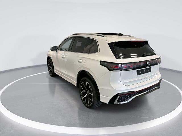 Volkswagen TIGUAN 1.5 204pk DSG eHybrid R-Line Edition · Panoramadak · Camera · Elek. Trekhaak · Keyless · Massage · 20'' Inch · Garantie t/m 24-03-2030 of 100.000km