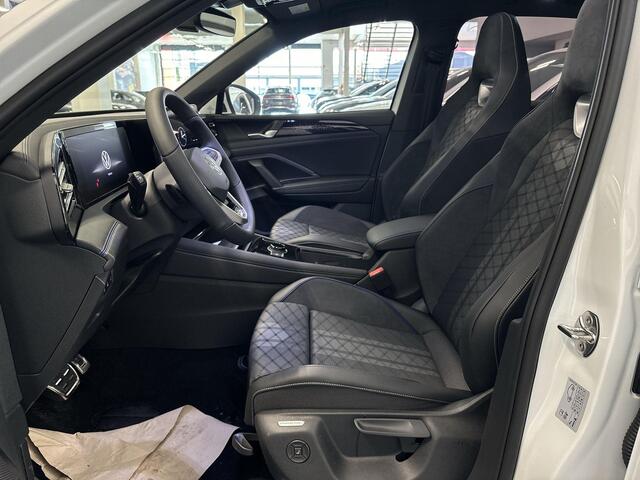 Volkswagen TIGUAN 1.5 204pk DSG eHybrid R-Line Edition · Panoramadak · Camera · Elek. Trekhaak · Keyless · Massage · 20'' Inch · Garantie t/m 24-03-2030 of 100.000km