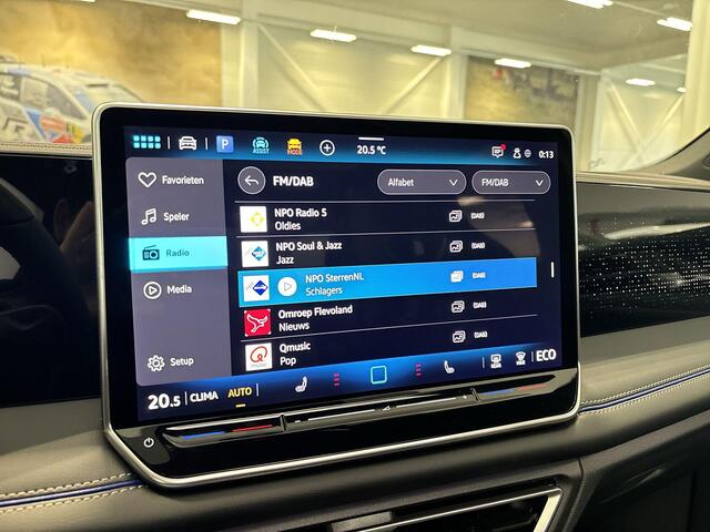 Volkswagen TIGUAN 1.5 204pk DSG eHybrid R-Line Edition · Panoramadak · Camera · Elek. Trekhaak · Keyless · Massage · 20'' Inch · Garantie t/m 24-03-2030 of 100.000km