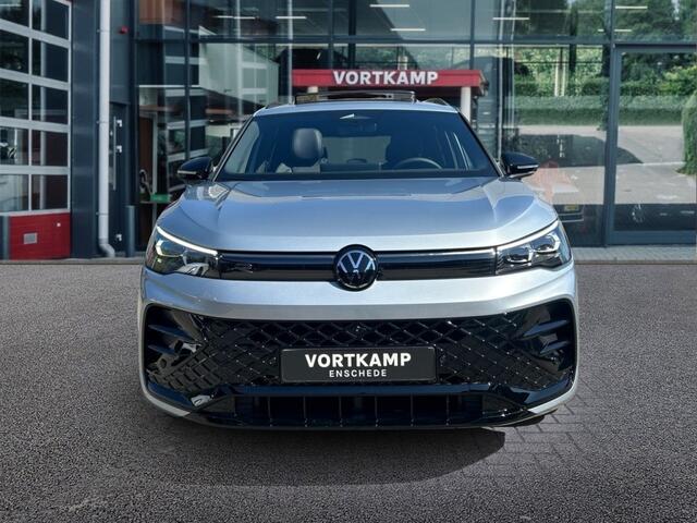 Volkswagen TIGUAN 1.5 TSI EHYBRID R-LINE LEDER/PANO-DAK/TREKHAAK/360-CAMERA/HUD/AC
