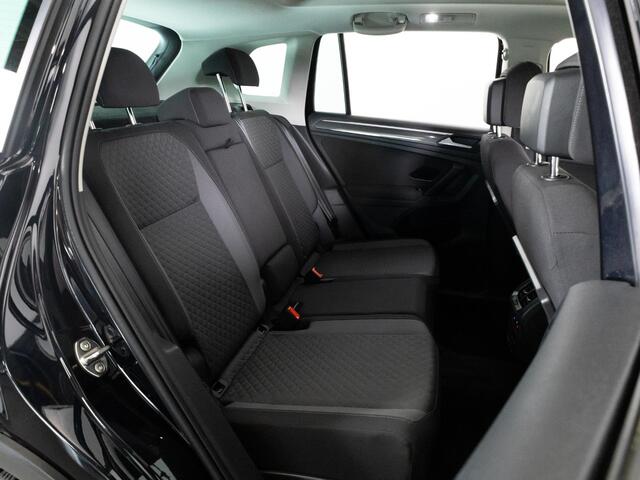 Volkswagen TIGUAN Comfortline Business 1.5 TSI 130pk | Trekhaak | Panoramadak | Navigatie | Stoelverwarming | NL-auto | Elektr. kofferbak |