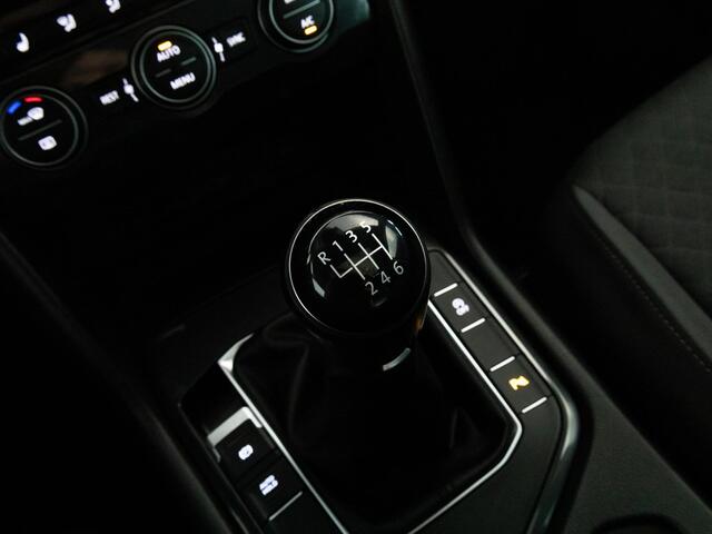 Volkswagen TIGUAN Comfortline Business 1.5 TSI 130pk | Trekhaak | Panoramadak | Navigatie | Stoelverwarming | NL-auto | Elektr. kofferbak |