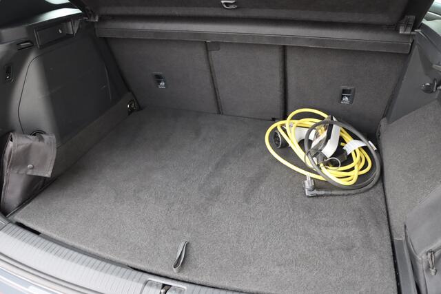Volkswagen TIGUAN 1.4 TSI eHybrid R-Line Business + 245pk DSG6 Volkswagen Tiguan 1.4 TSI eHybrid R-Line Business+