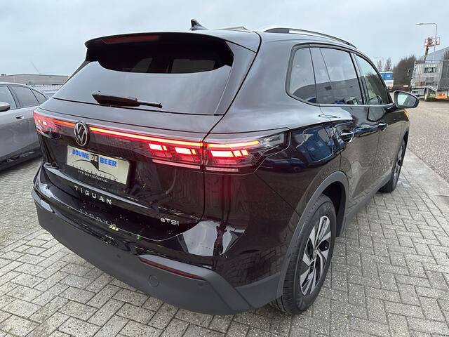 Volkswagen TIGUAN 1.5 eTSI Life Edition Trekhaak | IQ. Light | Stoelverw. | Sfeerverlichting