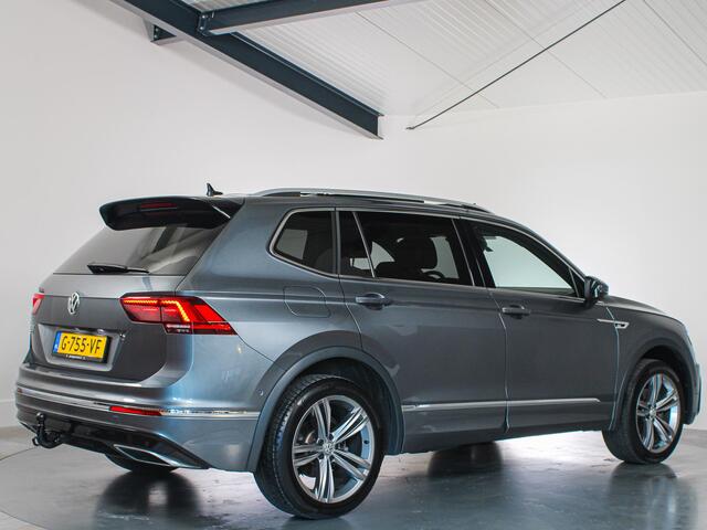Volkswagen TIGUAN Allspace 1.5 TSI Highline, R-line, 7-Persoons, Panoramadak, Apple Carplay/Android Auto, Navigatie, Trekhaak!