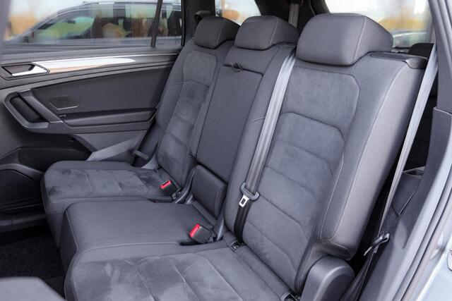 Volkswagen TIGUAN Allspace 1.5 TSI Highline, R-line, 7-Persoons, Panoramadak, Apple Carplay/Android Auto, Navigatie, Trekhaak!