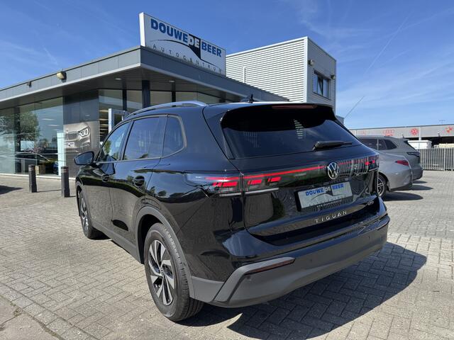 Volkswagen TIGUAN 1.5 eTSI Life Edition Trekhaak | IQ. Light | Stoelverw. | Sfeerverlichting. | standkachel