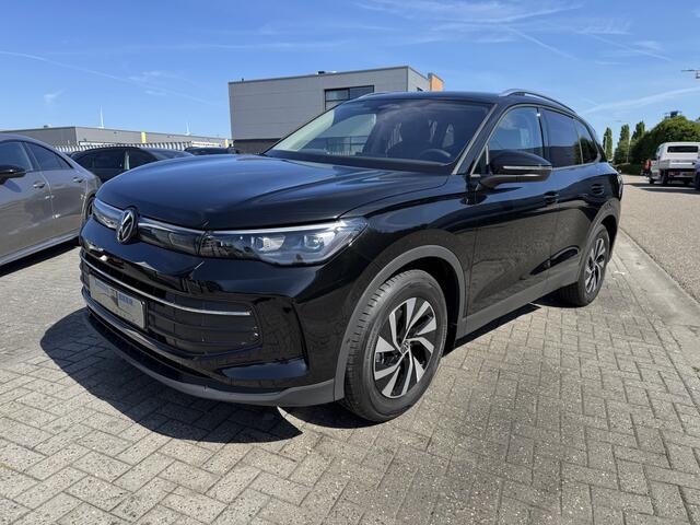 Volkswagen TIGUAN 1.5 eTSI Life Edition Trekhaak | IQ. Light | Stoelverw. | Sfeerverlichting. | standkachel
