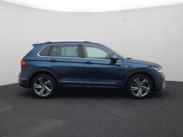 Volkswagen TIGUAN 1.5 TSI R-Line Business+ · Navigatie · Trekhaak · Camera + Parkeersensoren