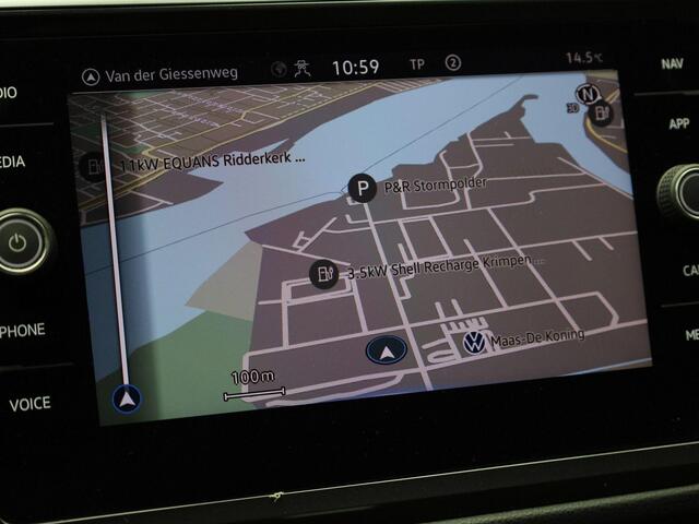 Volkswagen TIGUAN 1.5 TSI R-Line Business+ · Navigatie · Trekhaak · Camera + Parkeersensoren