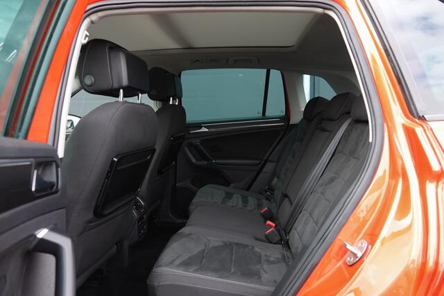 Volkswagen TIGUAN 2.0Tdi 190Pk DSG7 4Motion | Highline | Panoramadak | 360° Camera | Head-Up display | Virtual Cockpit | Trekhaak | 19'' | Habanero Orange