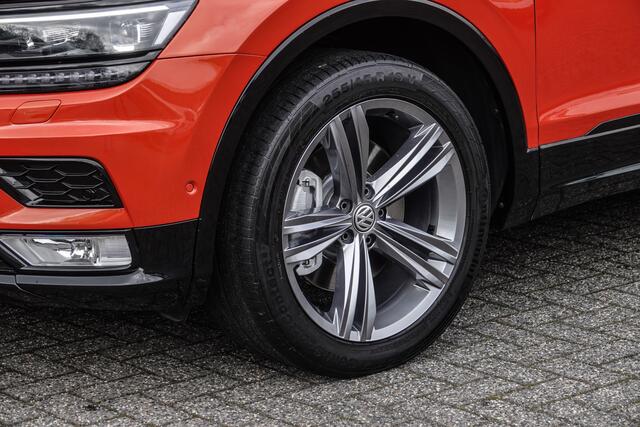 Volkswagen TIGUAN 2.0Tdi 190Pk DSG7 4Motion | Highline | Panoramadak | 360° Camera | Head-Up display | Virtual Cockpit | Trekhaak | 19'' | Habanero Orange