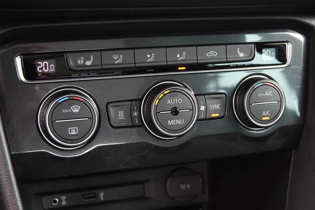 Volkswagen TIGUAN 2.0Tdi 190Pk DSG7 4Motion | Highline | Panoramadak | 360° Camera | Head-Up display | Virtual Cockpit | Trekhaak | 19'' | Habanero Orange