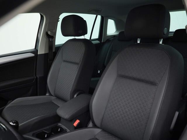 Volkswagen TIGUAN 1.5TSI/130PK Comfortline · Navigatie · App connect · Parkeersensoren
