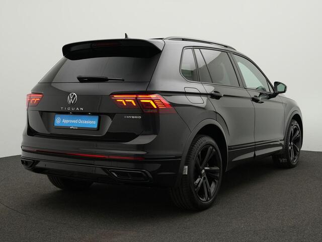 Volkswagen TIGUAN 1.4 TSI 245 pk DSG eHybrid R-Line Business | Panoramadak | Trekhaak | Navigatie Discover Pro | IQ Light | Achteruitrijcamera