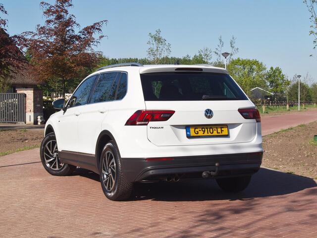 Volkswagen TIGUAN 1.5 TSI ACT Highline | Apple Carplay | Led koplampen | Automaat | Trekhaak | Parkeersensoren |