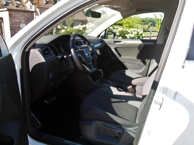 Volkswagen TIGUAN 1.5 TSI ACT Highline | Apple Carplay | Led koplampen | Automaat | Trekhaak | Parkeersensoren |