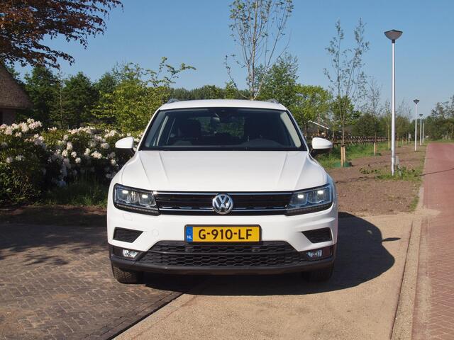 Volkswagen TIGUAN 1.5 TSI ACT Highline | Apple Carplay | Led koplampen | Automaat | Trekhaak | Parkeersensoren |