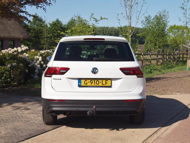 Volkswagen TIGUAN 1.5 TSI ACT Highline | Apple Carplay | Led koplampen | Automaat | Trekhaak | Parkeersensoren |