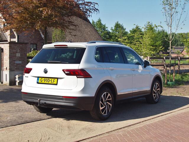 Volkswagen TIGUAN 1.5 TSI ACT Highline | Apple Carplay | Led koplampen | Automaat | Trekhaak | Parkeersensoren |