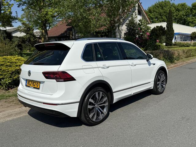 Volkswagen TIGUAN 1.4 TSI 150PK DSG 4Motion R-LineoPanooTrekhaak