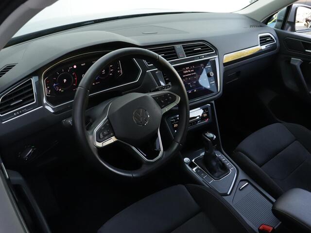 Volkswagen TIGUAN 1.5 TSI Elegance | Stoel & stuur verwarming | Trekhaak | Navigatie | Camera | Keyless |