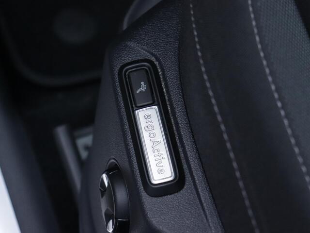 Volkswagen TIGUAN 1.5 TSI Elegance | Stoel & stuur verwarming | Trekhaak | Navigatie | Camera | Keyless |