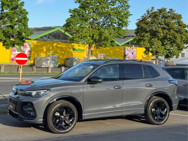 Volkswagen TIGUAN 1.5 eHybrid R-Line Edition 272PK Pano Tr.Haak Blackstyle