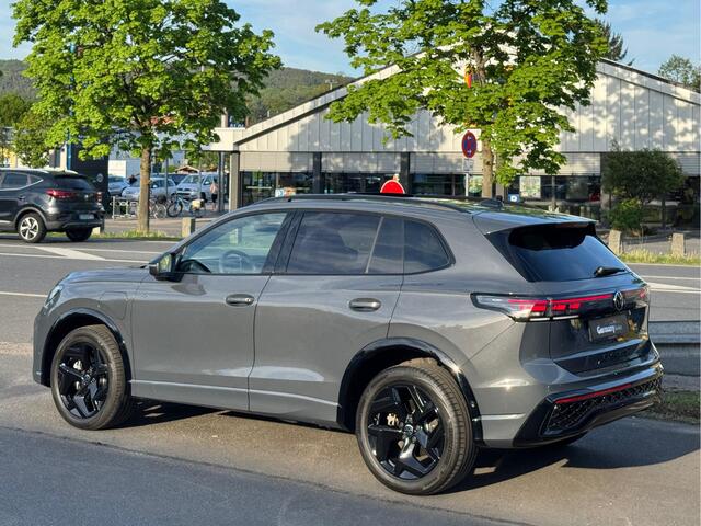 Volkswagen TIGUAN 1.5 eHybrid R-Line Edition 272PK Pano Tr.Haak Blackstyle