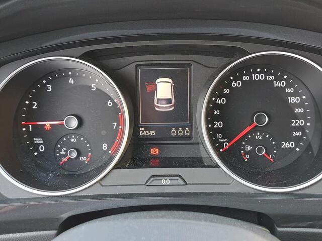 Volkswagen TIGUAN 1.5 TSI Life Executive | Navi | Trekhaak | Verwacht
