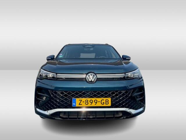 Volkswagen TIGUAN 1.5 eTSI R-Line Business Navigatie / Stoelverwarming / Trekhaak / Head Up Display / R-Line Rijdende Demo, graag bezichtiging op afspraak
