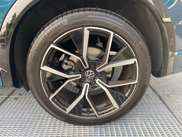 Volkswagen TIGUAN 1.5 eTSI R-Line Business Navigatie / Stoelverwarming / Trekhaak / Head Up Display / R-Line Rijdende Demo, graag bezichtiging op afspraak