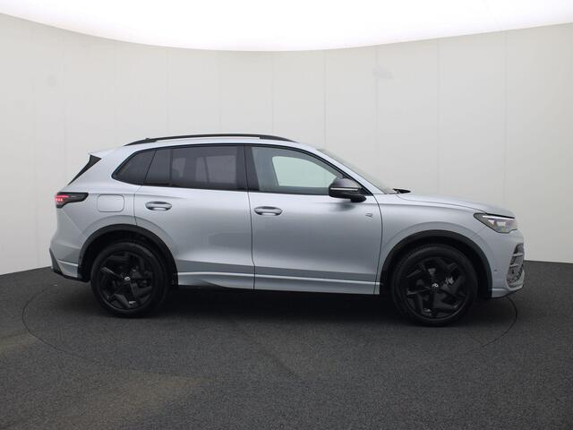 Volkswagen TIGUAN 1.5eTSI/150PK R-Line Blackstyle DSG · Navigatie · 360° Camera + Parkeersensoren · Massagefunctie · Garantie tot juni 2026