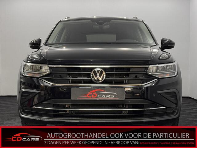 Volkswagen TIGUAN 1.5 TSI Life Business Clima, Navi, Parkeersensoren, Winterpakket, A start stop, Cruise control