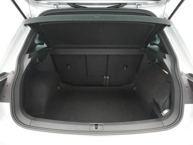 Volkswagen TIGUAN 1.5 TSI 150pk DSG R-Line Panoramadak Navigatie Wegkl. trekhaak Camera