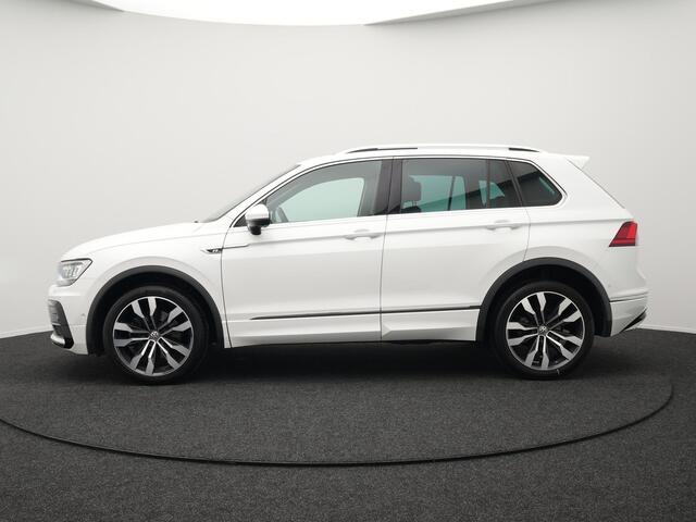Volkswagen TIGUAN 2.0 TSI 4Motion R-Line 220pk | Panodak | Trekhaak Afneembaar | Adaptive Cruise | 360 Camera | LED | Carplay | Stoelverwarming | 20'' L.M. |