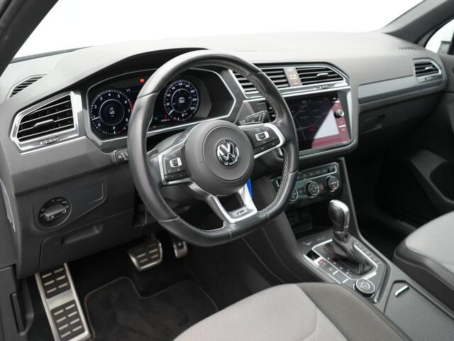Volkswagen TIGUAN 2.0 TSI 4Motion R-Line 220pk | Panodak | Trekhaak Afneembaar | Adaptive Cruise | 360 Camera | LED | Carplay | Stoelverwarming | 20'' L.M. |