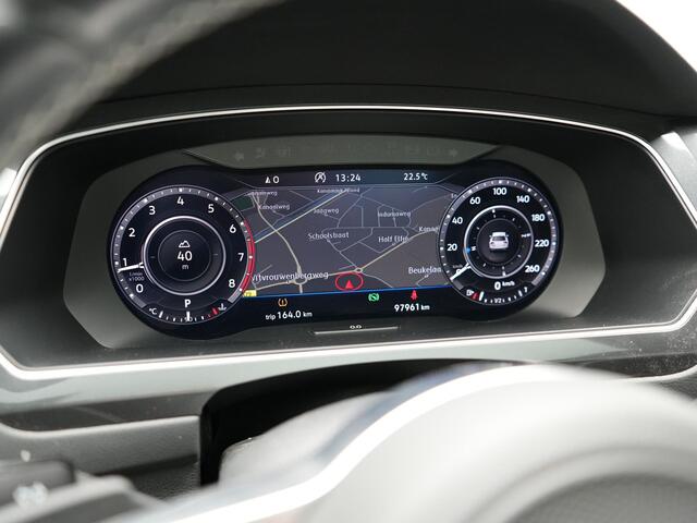 Volkswagen TIGUAN 2.0 TSI 4Motion R-Line 220pk | Panodak | Trekhaak Afneembaar | Adaptive Cruise | 360 Camera | LED | Carplay | Stoelverwarming | 20'' L.M. |