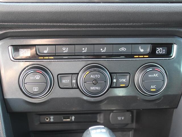 Volkswagen TIGUAN 1.4 TSI ACT Highline AUTOMAAT / Elektrisch Schuif-/Kanteldak / Navigatie / Stoelverwarming Voor / R-Line Exterieur / Trekhaak (1800 KG) /