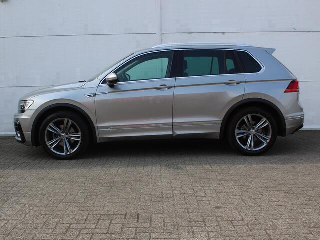 Volkswagen TIGUAN 1.4 TSI ACT Highline AUTOMAAT / Elektrisch Schuif-/Kanteldak / Navigatie / Stoelverwarming Voor / R-Line Exterieur / Trekhaak (1800 KG) /