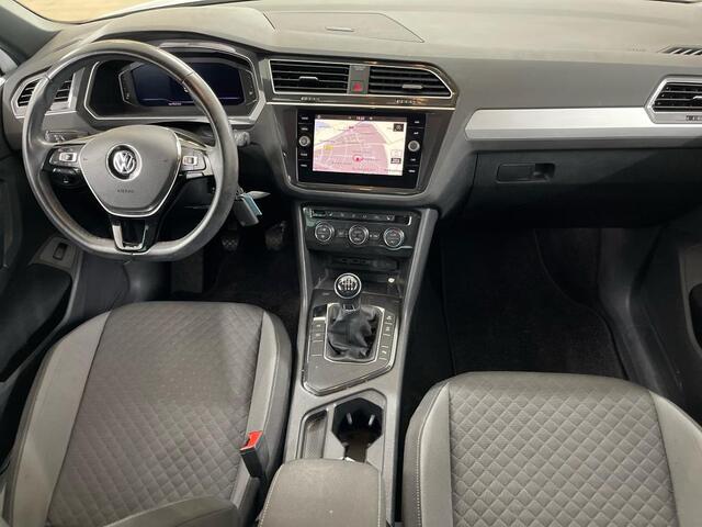 Volkswagen TIGUAN 1.5 TSI ACT R-Line / PARK. SENSOREN/ LED/ ELEK. ACHTERKLEP/ NAVI/ 19" LMV