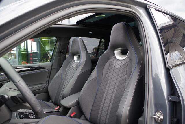 Volkswagen TIGUAN 1.5 eHybrid 272 PK R-Line Edition PHEV, Panoramadak, Trekhaak, Harman / Kardon Geluidssysteem, Massage