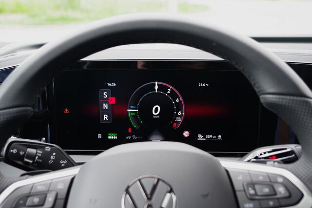 Volkswagen TIGUAN 1.5 eHybrid 272 PK R-Line Edition PHEV, Panoramadak, Trekhaak, Harman / Kardon Geluidssysteem, Massage